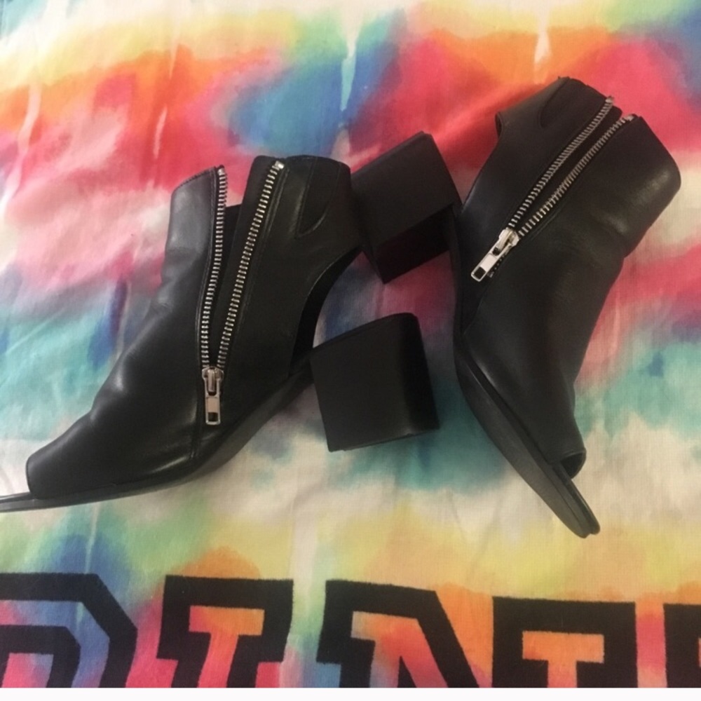 Steve by Steve Madden